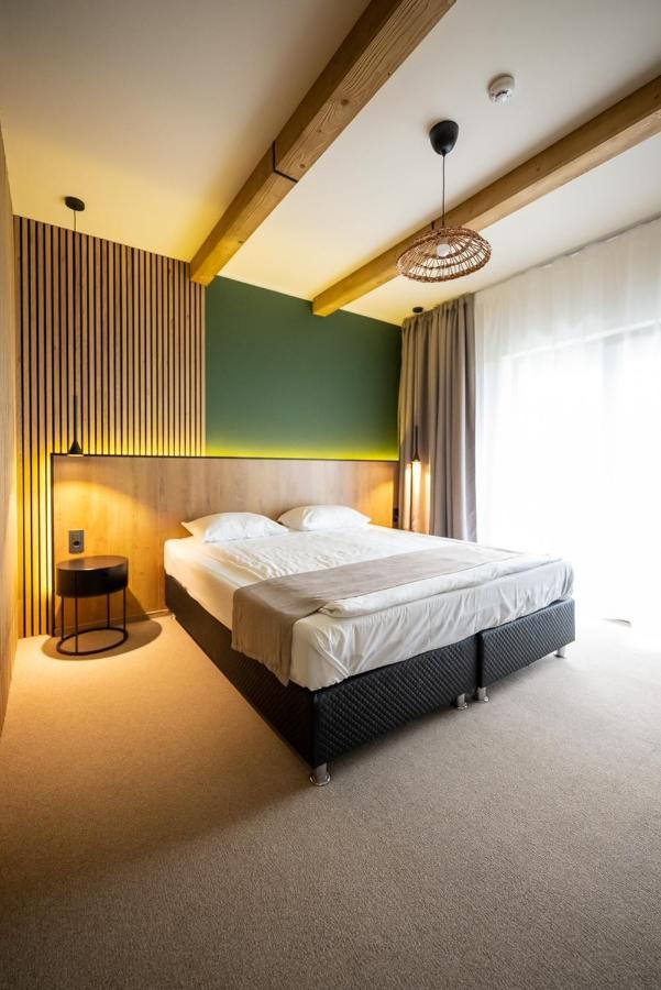 Stokker Hotel Орадеа Екстериор снимка
