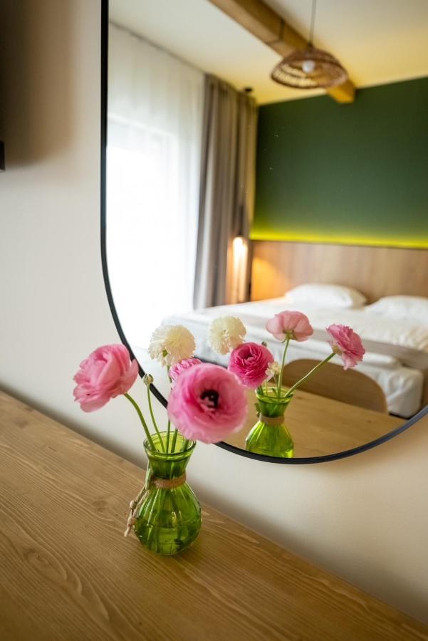 Stokker Hotel Орадеа Екстериор снимка
