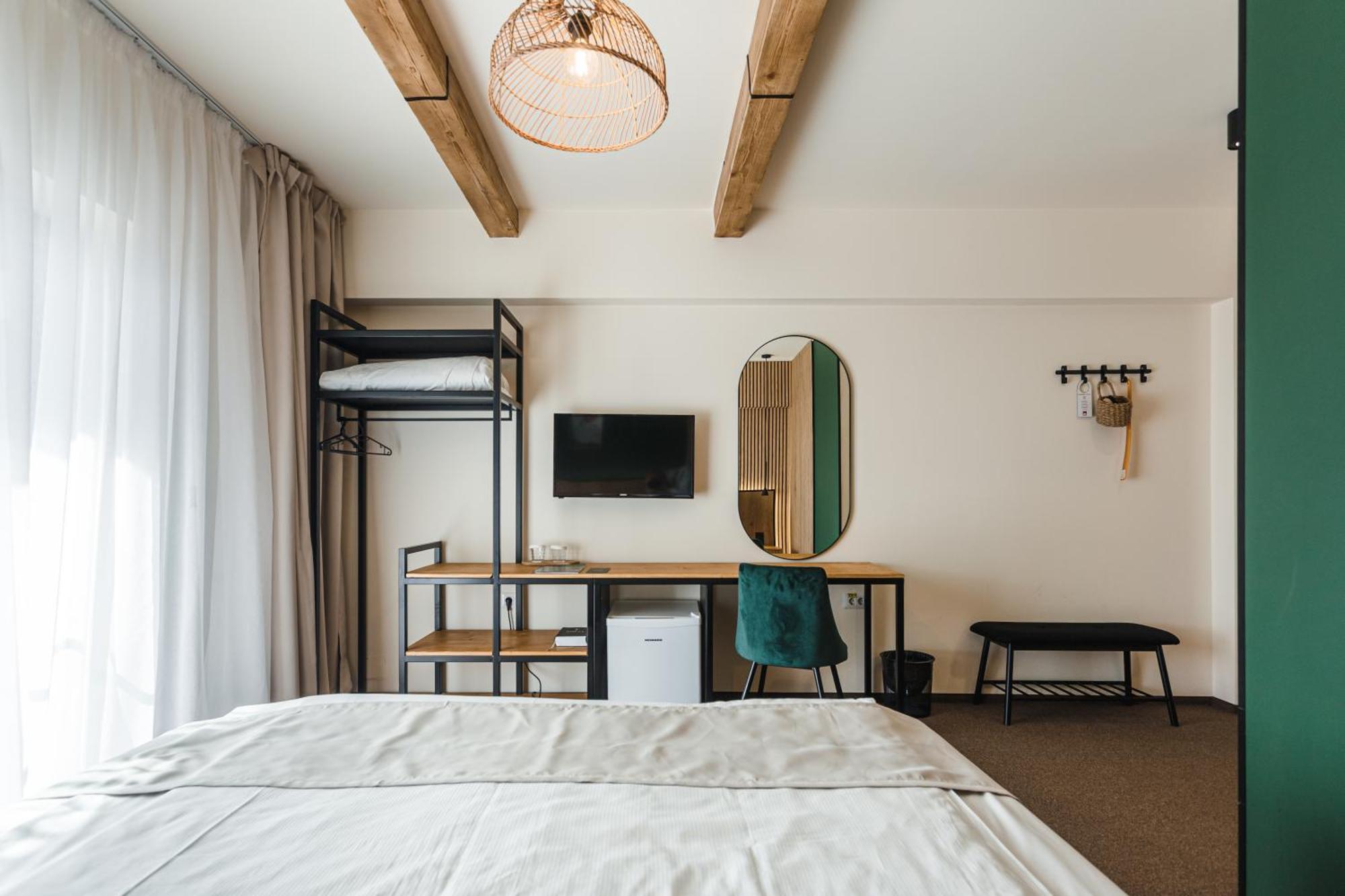 Stokker Hotel Орадеа Екстериор снимка