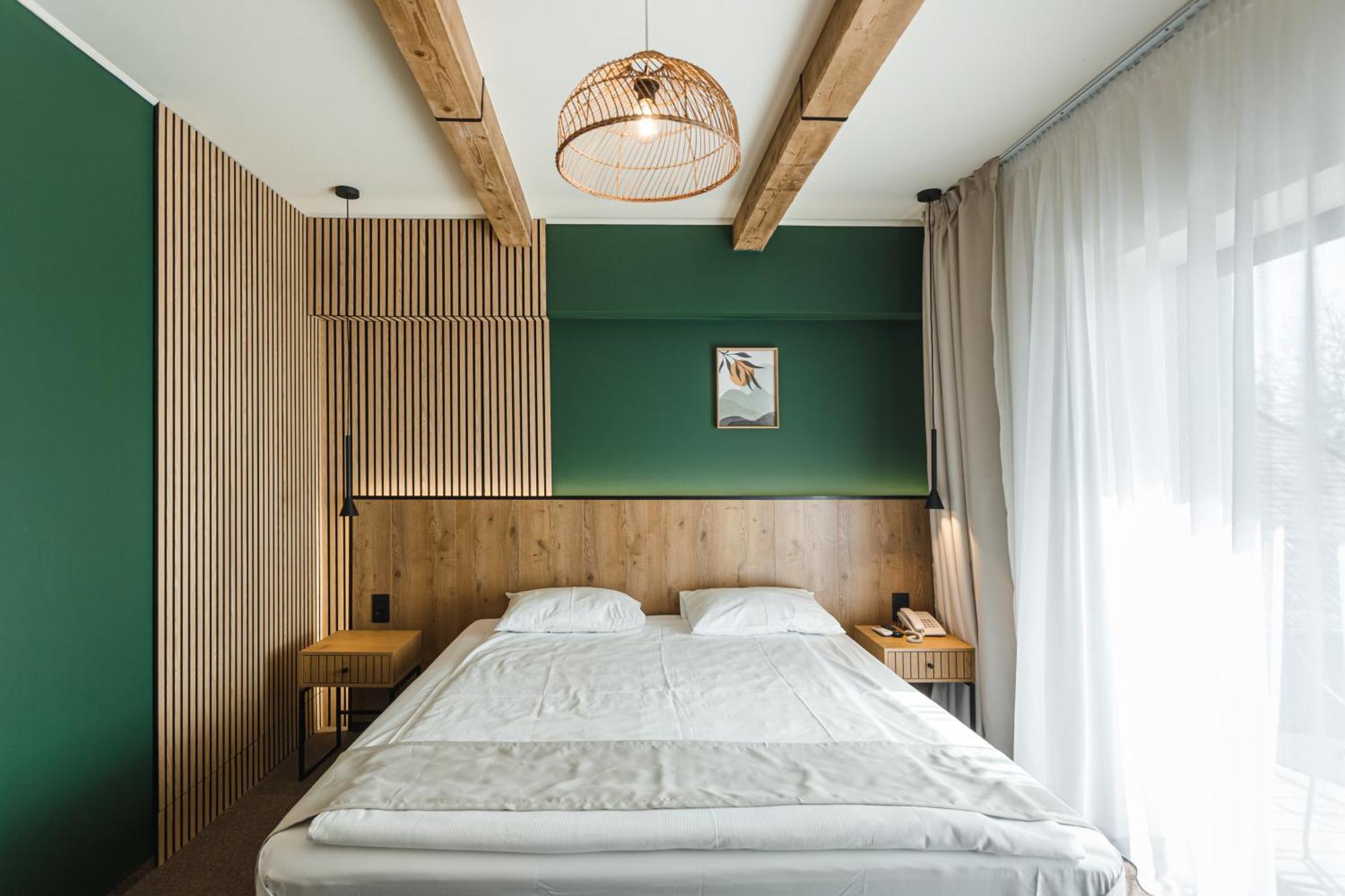 Stokker Hotel Орадеа Екстериор снимка