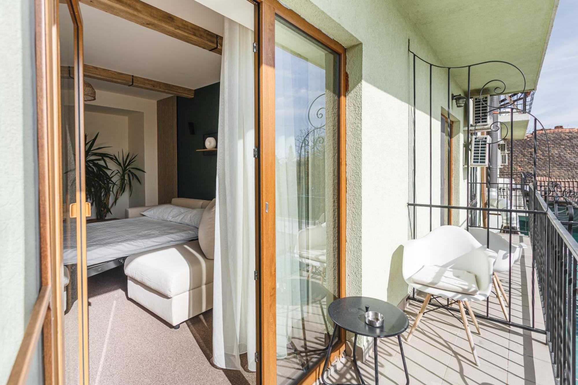 Stokker Hotel Орадеа Екстериор снимка